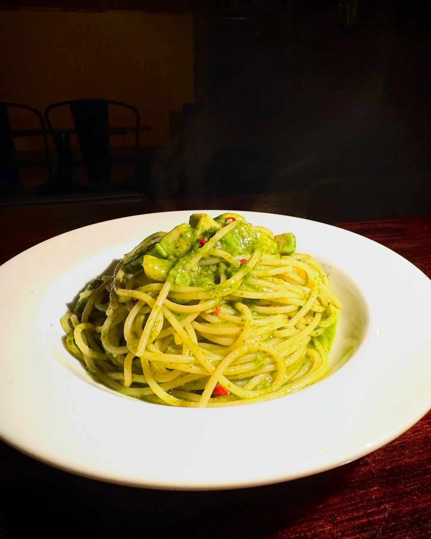 アボカドとキウイのジェノベーゼ